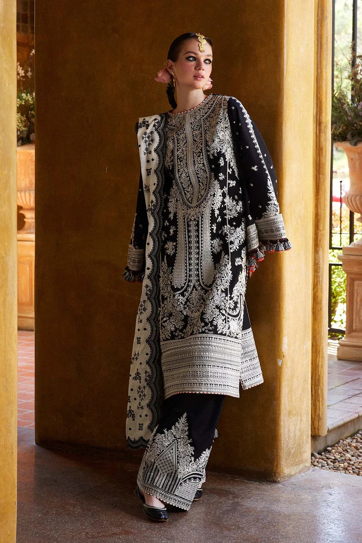 3PC LAWN EMBROIDERED SHIRT WITH EMBROIDERED DUPATTA AND TROUSER\\ 2500