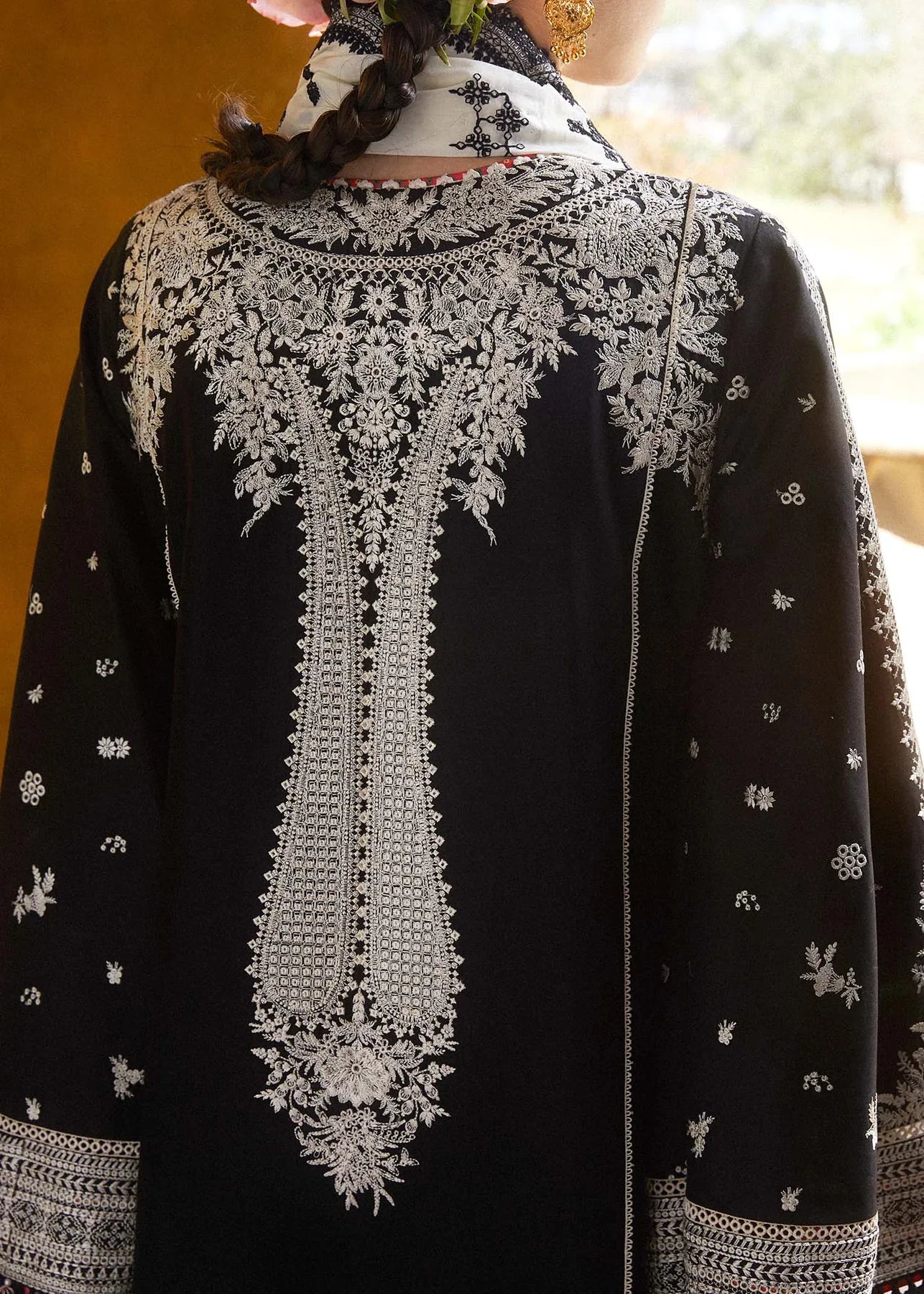 3PC LAWN EMBROIDERED SHIRT WITH EMBROIDERED DUPATTA AND TROUSER\\ 2500